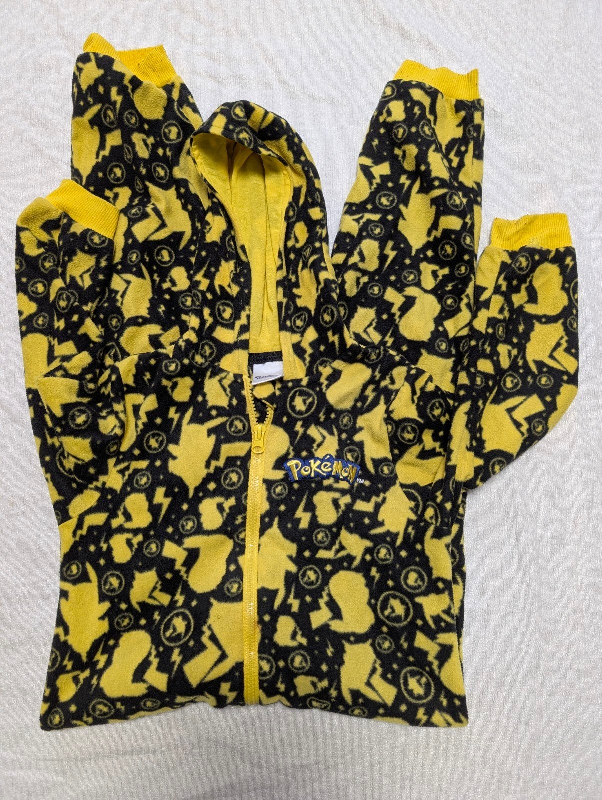 Pokémon Pikachu Onesie - Geel/Zwart Fleece Pyjama, Ophalen of Verzenden, Zo goed als nieuw, Pokémon, Jongen of Meisje