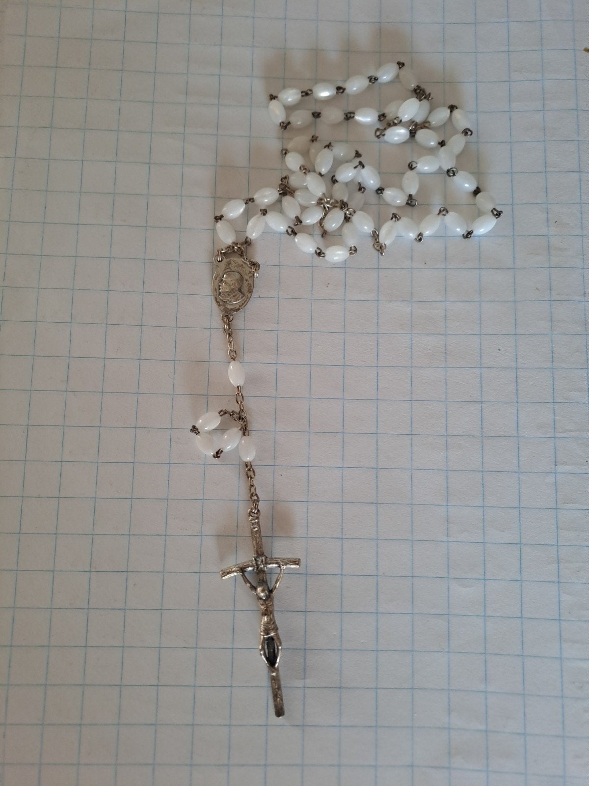 Vintage Rozenkrans met Witte Kralen en Zilverkleurig Kruis, Ophalen of Verzenden