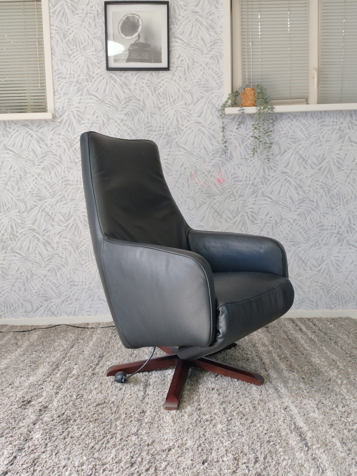 Prominent leren elektrische relax fauteuil zwart, Prominent, Ophalen of Verzenden, Zo goed als nieuw, Onbekend