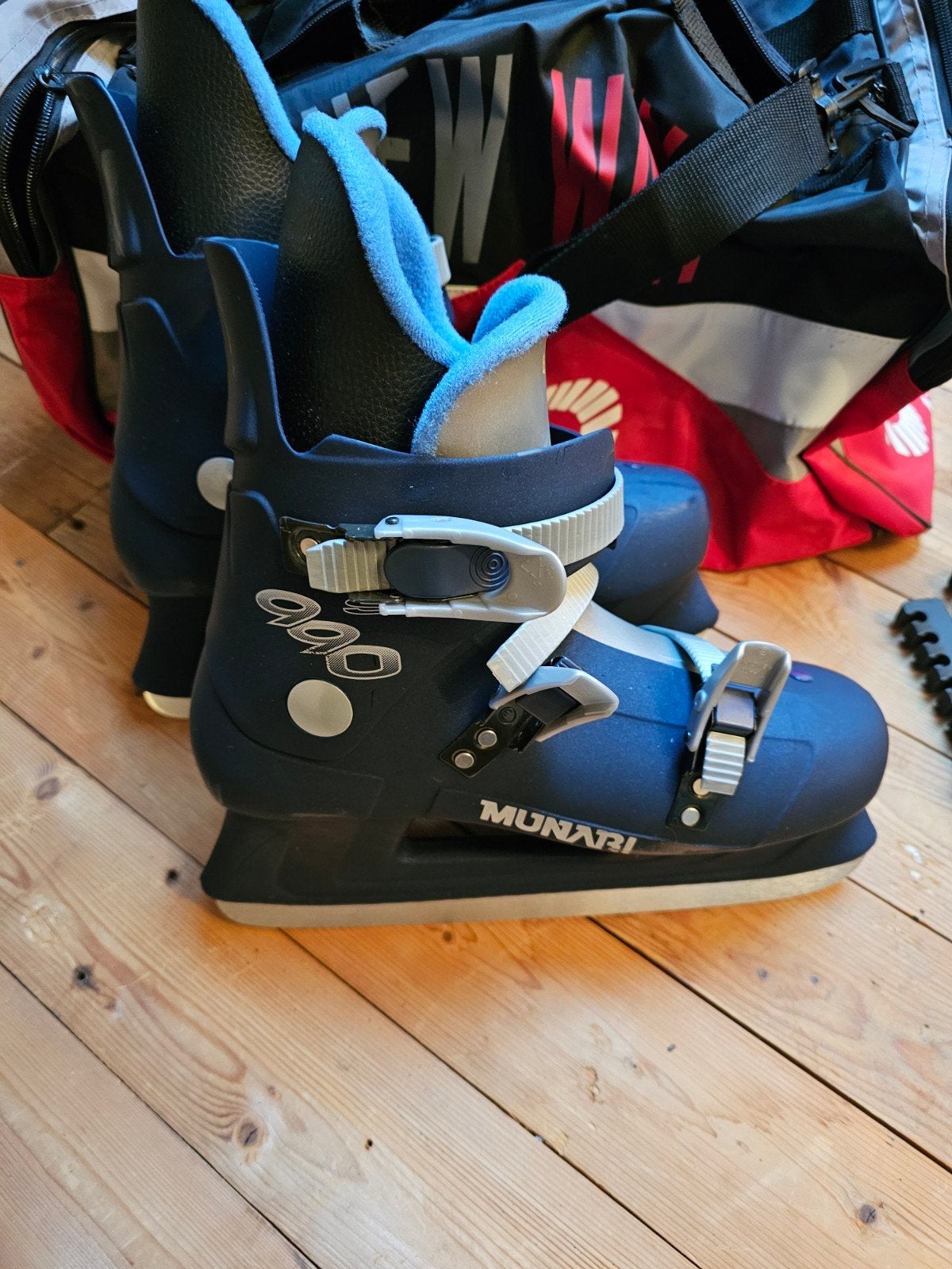 Munari S990 dames ijshockey schaatsen 39, Ophalen of Verzenden, Zo goed als nieuw