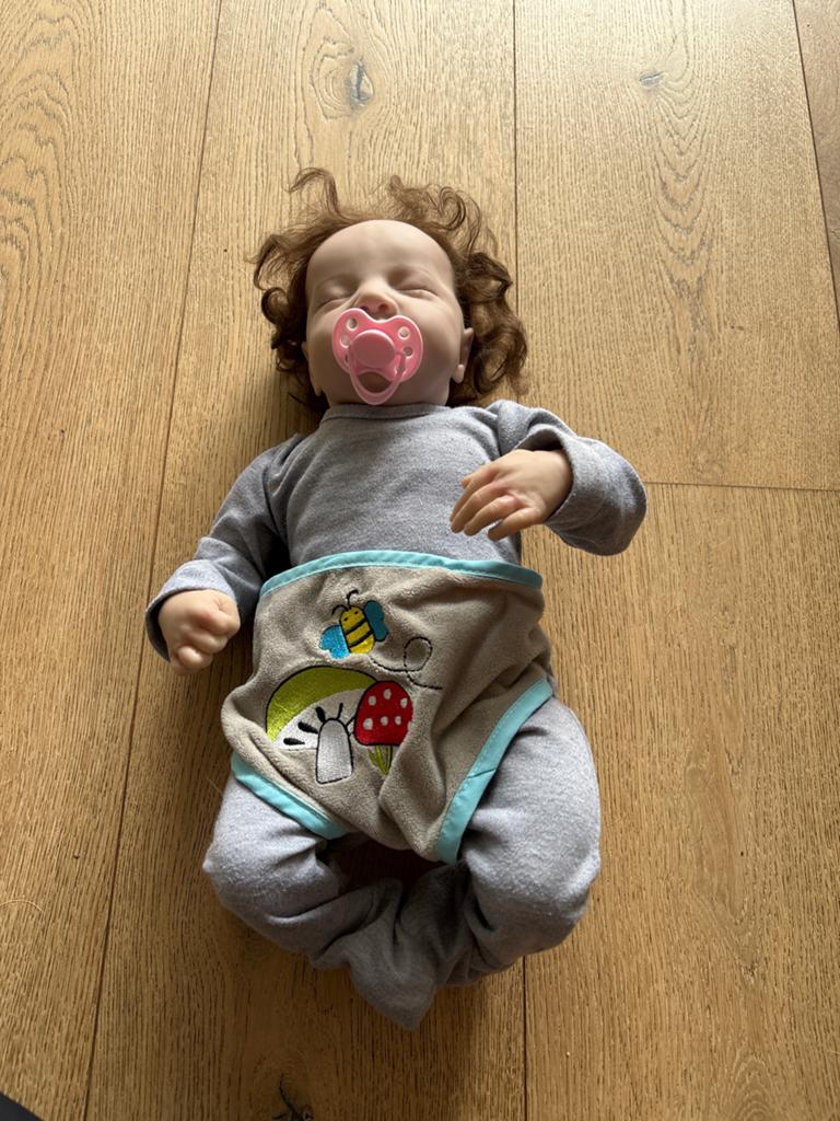Reborn babypop met speen en kleding, Verzenden, Zo goed als nieuw, Babypop