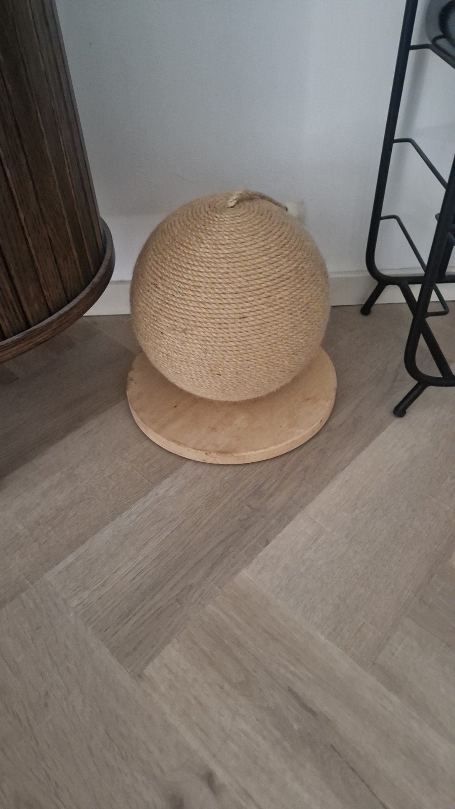 Designed by Lotte krabbol krabpaal, Ophalen, Krabpaal