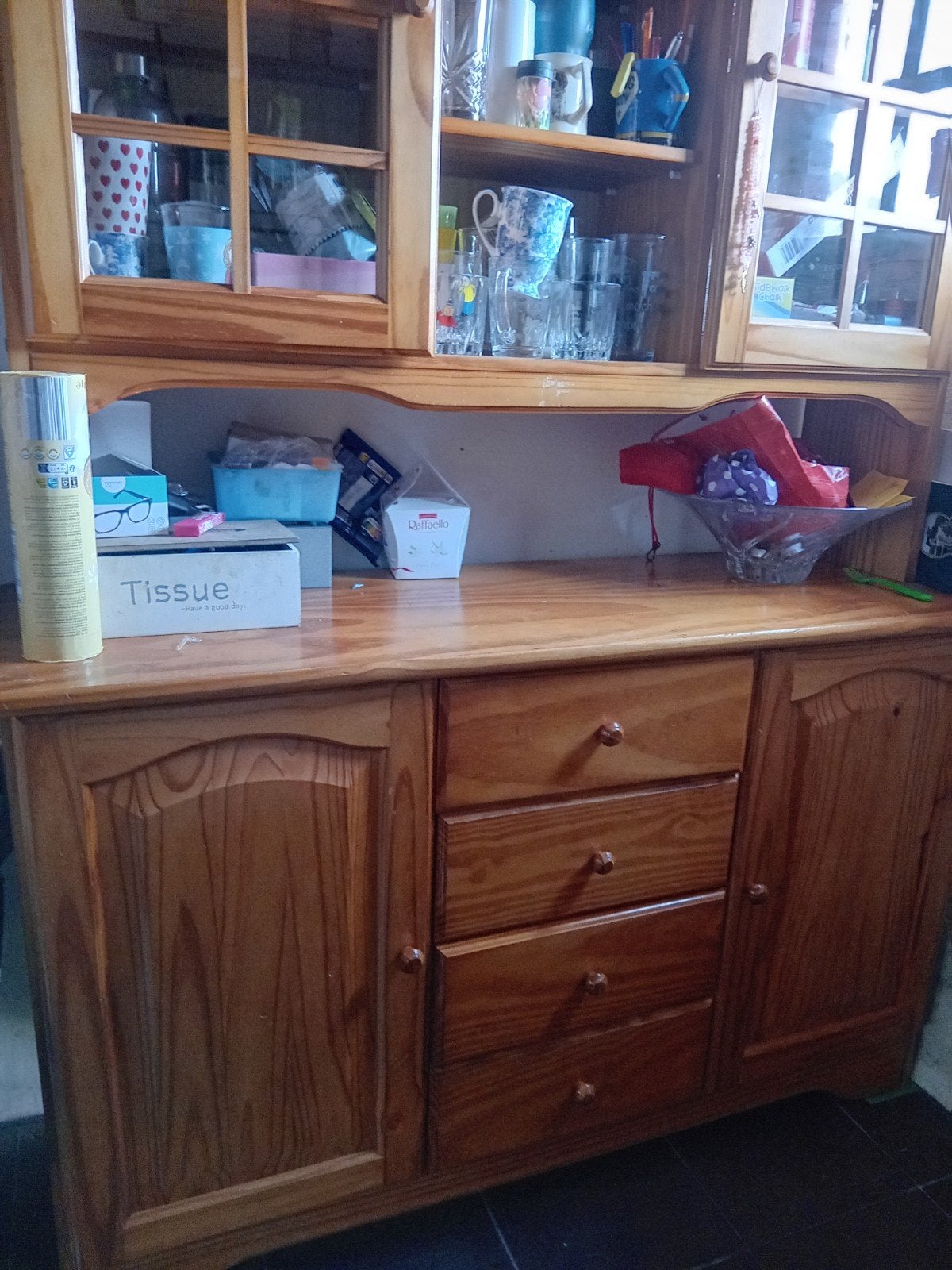 Houten buffetkast met vitrine en lades, Ophalen, Gebruikt, 100 tot 150 cm, Klassiek