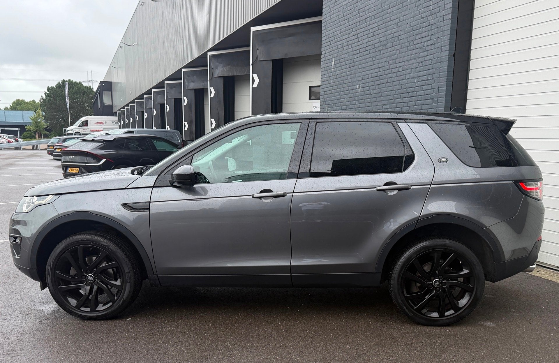 Land Rover Discovery Sport 2.0 Si4 4WD HSE Luxury AUTOMAAT/L, Auto's, Automaat, Gebruikt, 4 cilinders, 2000 kg