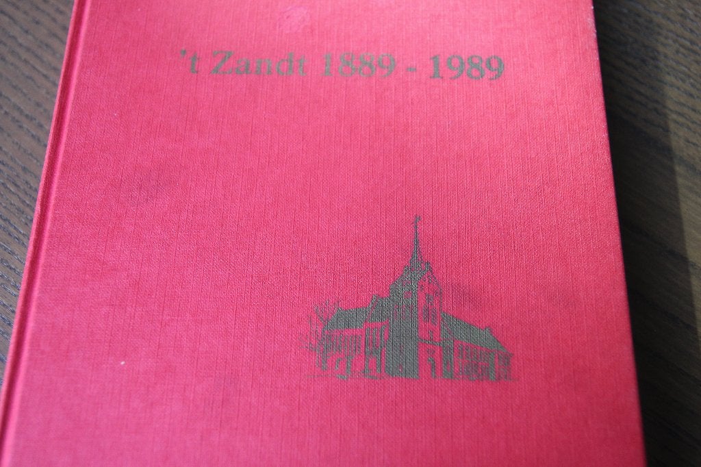 't zandt 1889-1989, Ophalen of Verzenden, Gelezen