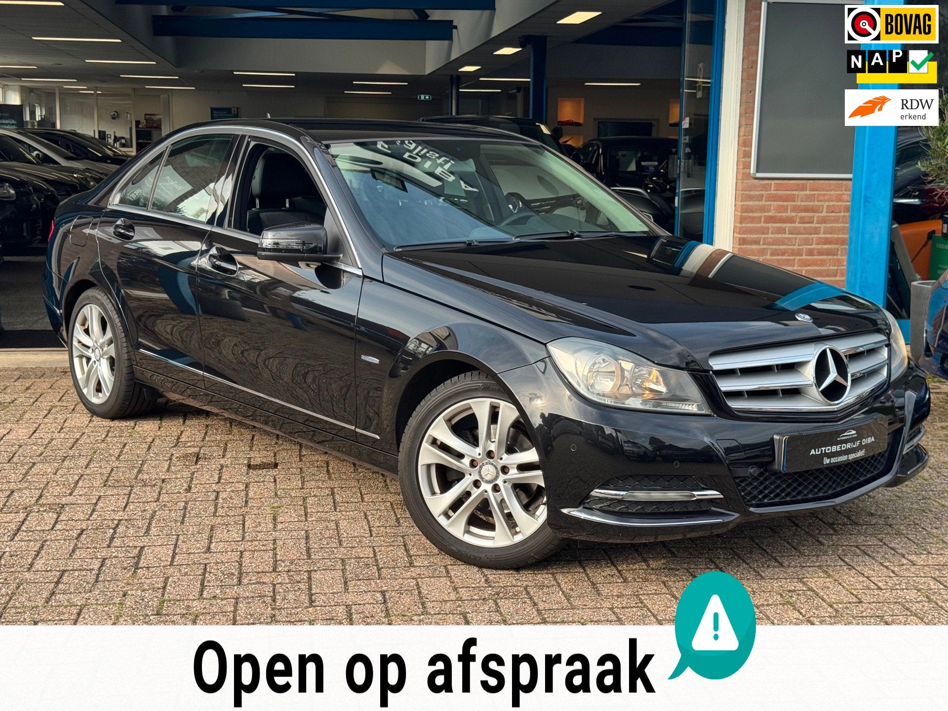Mercedes-Benz C-klasse 180 Avantgarde 2011 AUT NAVI LM NAP!, Auto's, Automaat, Zwart, Zwart, Origineel Nederlands