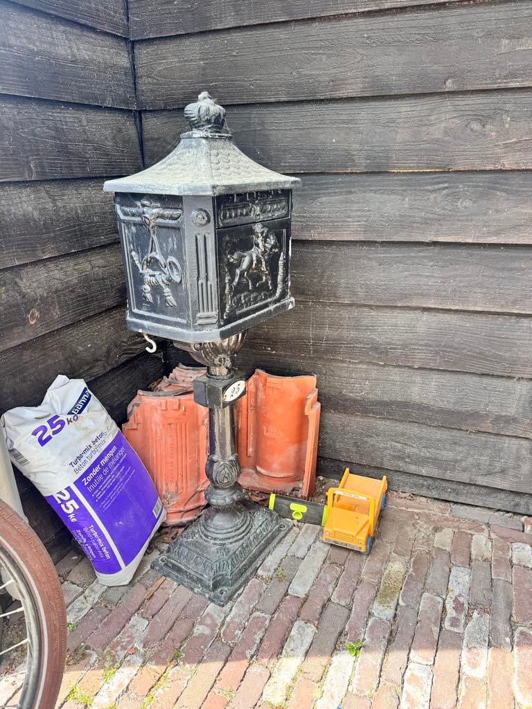 Klassieke engelse brievenbus, Ophalen, Steen of Klei, Zo goed als nieuw, 15 m² of meer