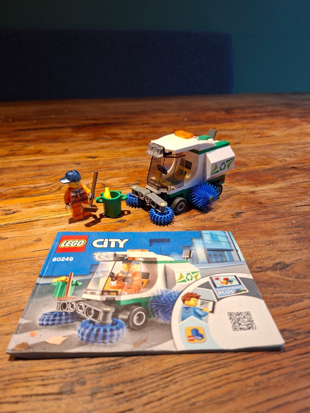 LEGO City Veegwagen 60249 met minifiguur en instructies, Kinderen en Baby's, Speelgoed | Duplo en Lego, Ophalen, Compleet, City