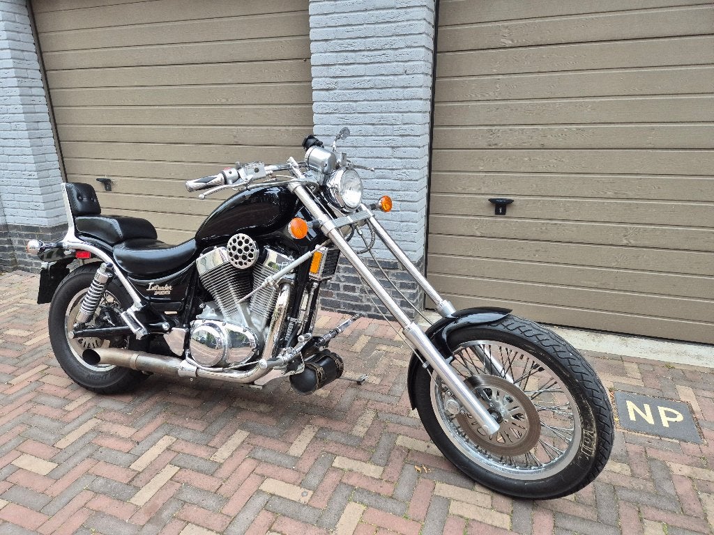 Suzuki Intruder VS1400 Custom build, Cardan-aandrijving, 2 cilinders, Chopper, 1400 cc
