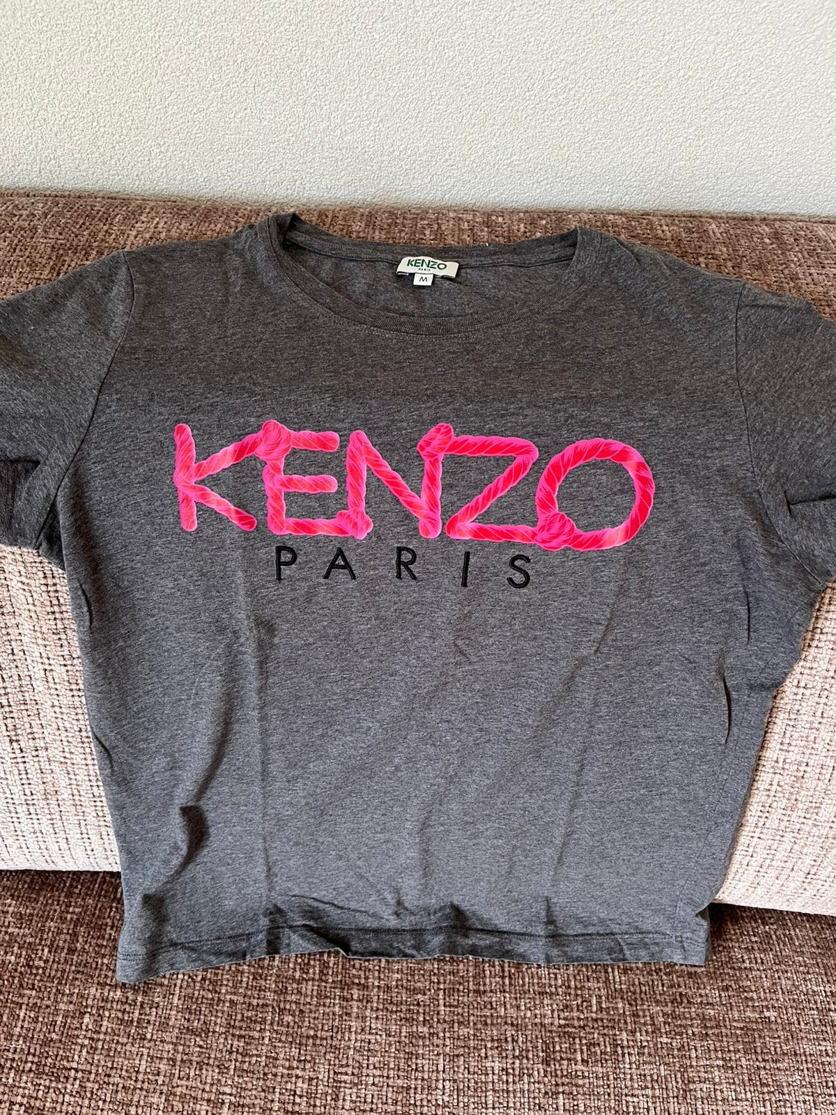 KENZO top / t shirt grijs met roze logo maat M, Maat 38/40 (M), Verzenden, Zo goed als nieuw, Korte mouw