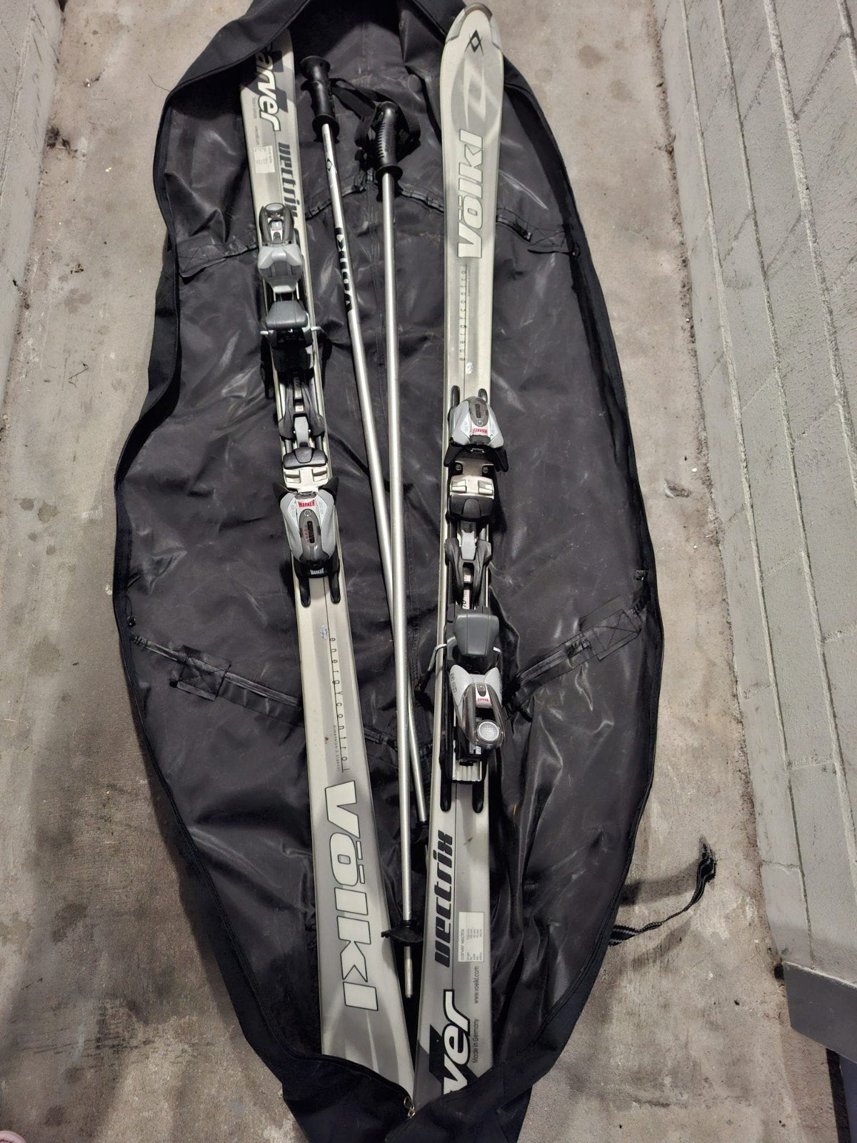 Völkl Vectrix Carve Ski's met Stokken en Tas, Overige merken, 160 tot 180 cm, Gebruikt, Ophalen of Verzenden