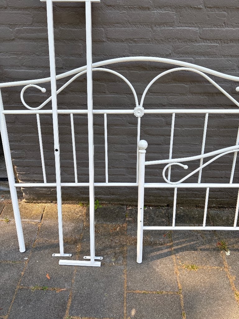 Bed ijzer, Ophalen, Eenpersoons, Wit, Zo goed als nieuw