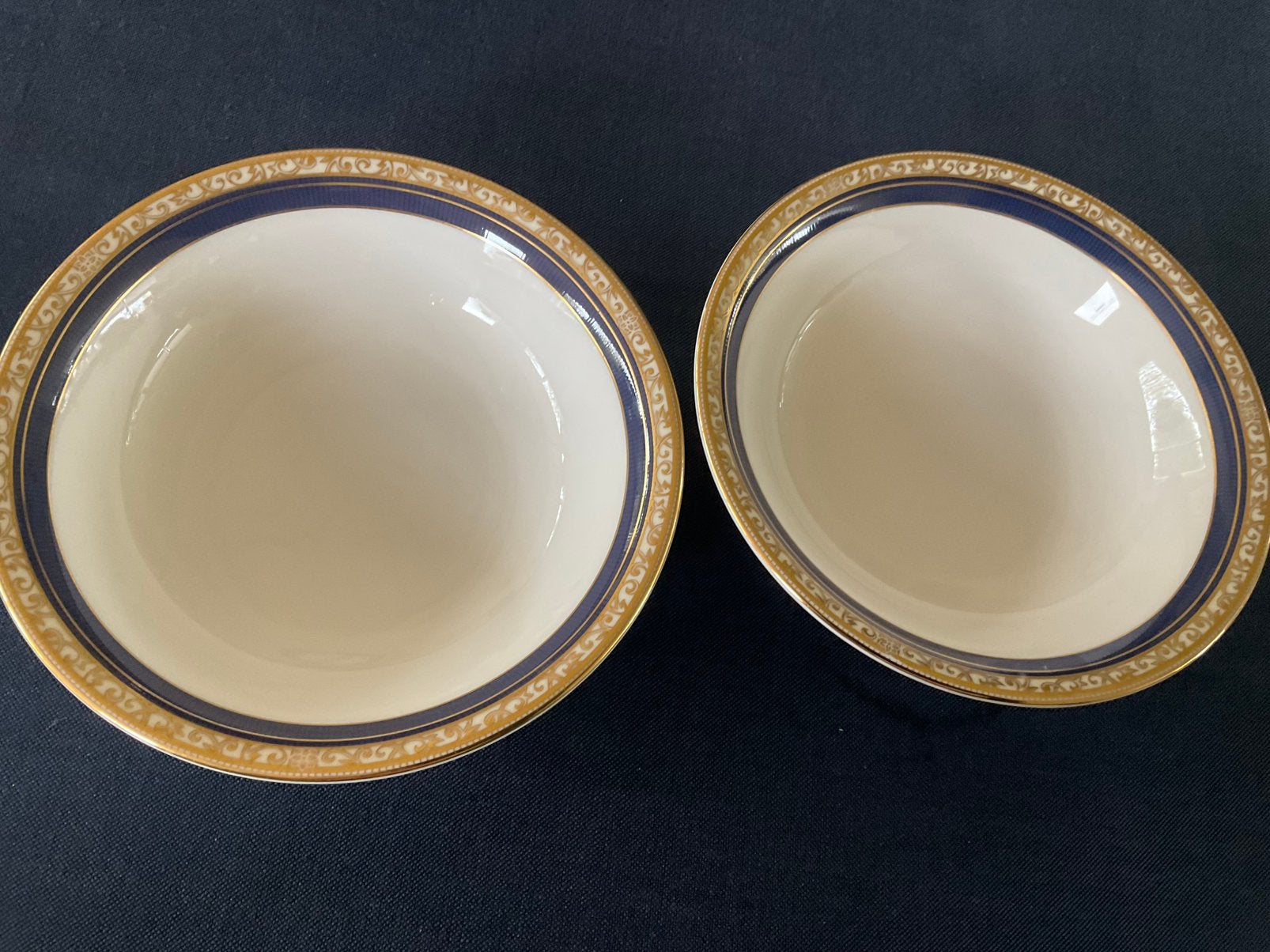 2 dessertschaaltjes Wedgwood ROCOCO, Ophalen of Verzenden, Zo goed als nieuw, Porselein, Overige typen