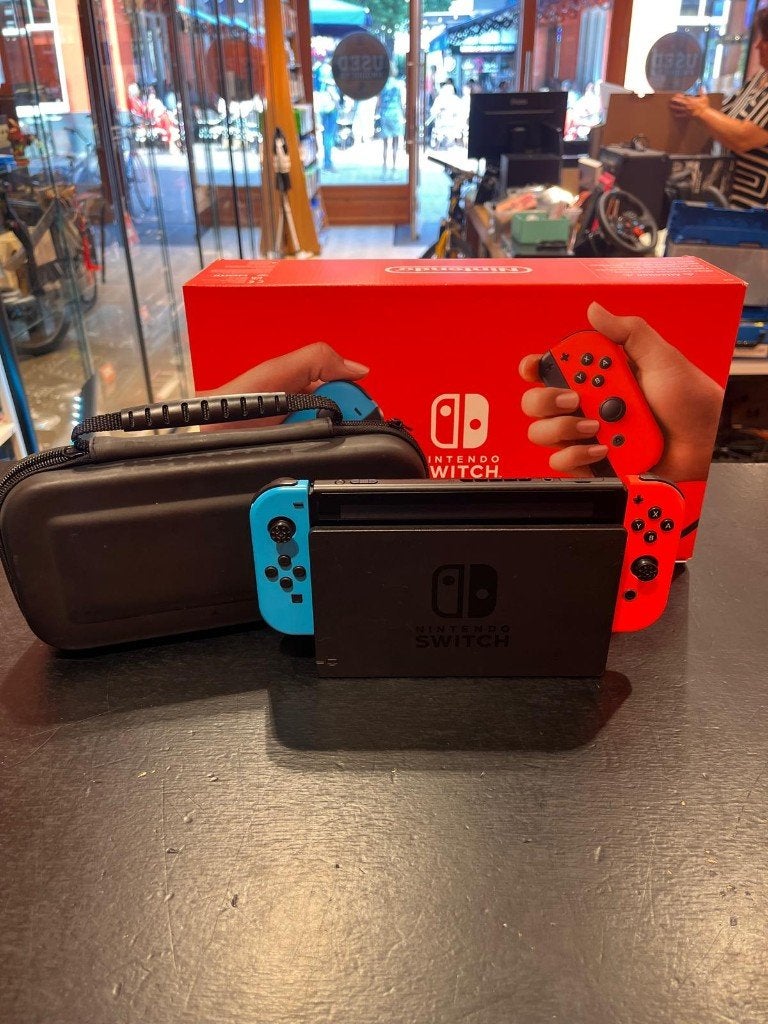Nintendo Switch Oled | Inclusief doos | Redelijke staat, Switch OLED, ., Ophalen of Verzenden, Zo goed als nieuw