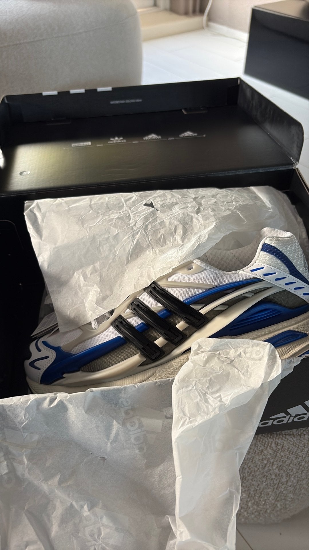 Adidas adistar jellyfish pharrel williams maat 42 2/3, Kleding | Heren, Ophalen of Verzenden, Nieuw