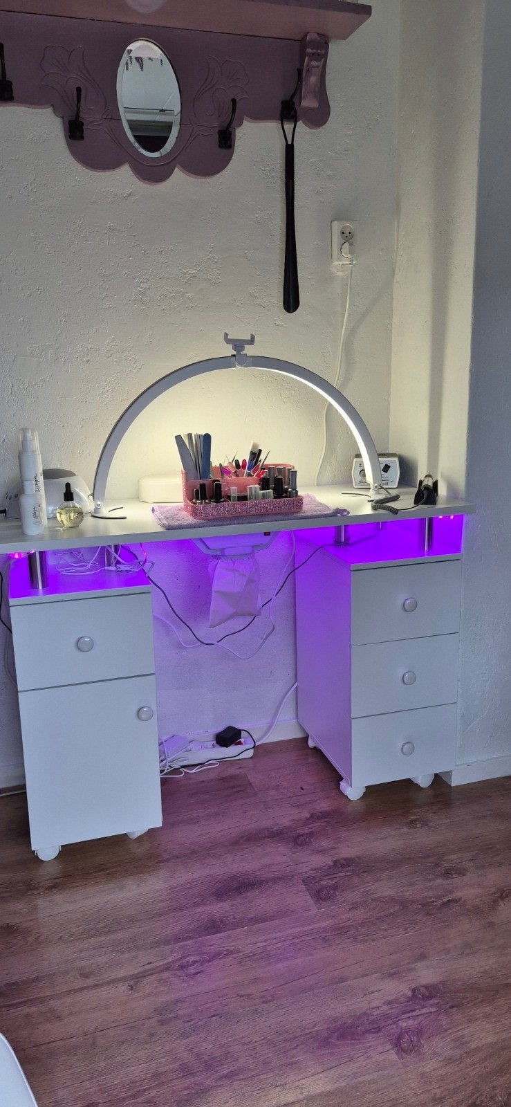 manicure tafel met electrische afzuiging en nog meer, Ophalen, 100 tot 150 cm, Nieuw, 50 tot 100 cm