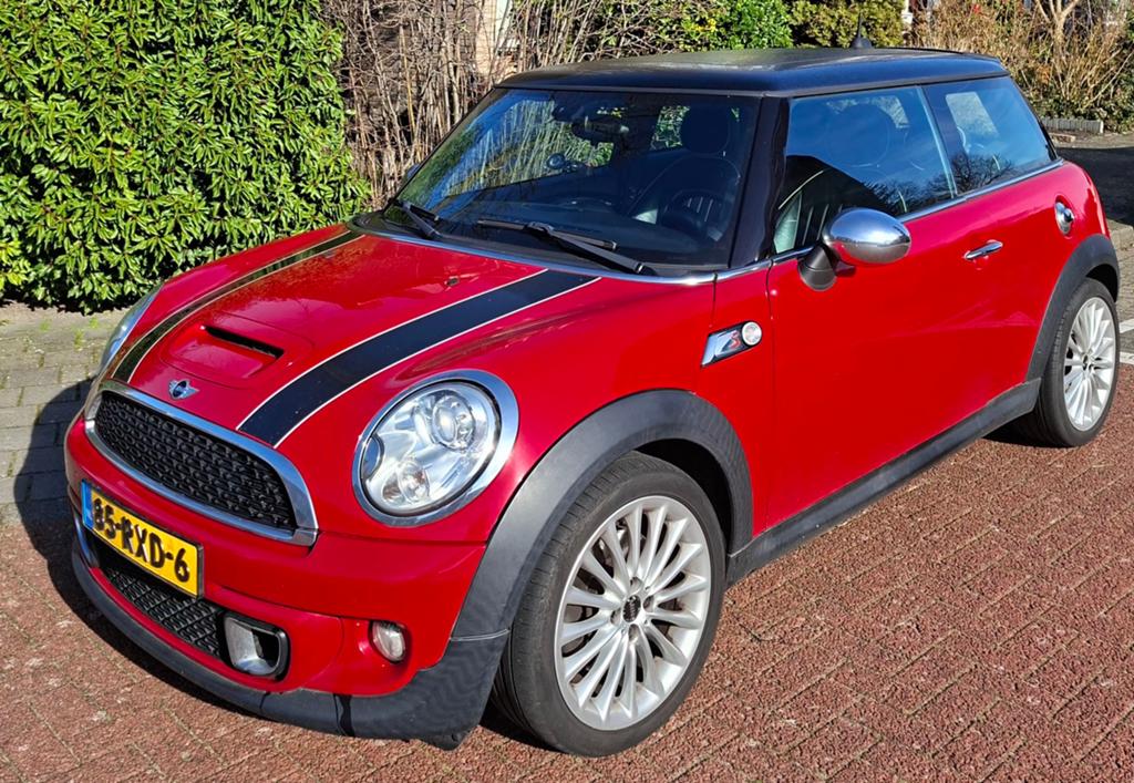 Mini 1.6 Cooper S 2011 Rood, Auto's, Mini, Zwart, 4 cilinders, 4 stoelen, 49 €/maand