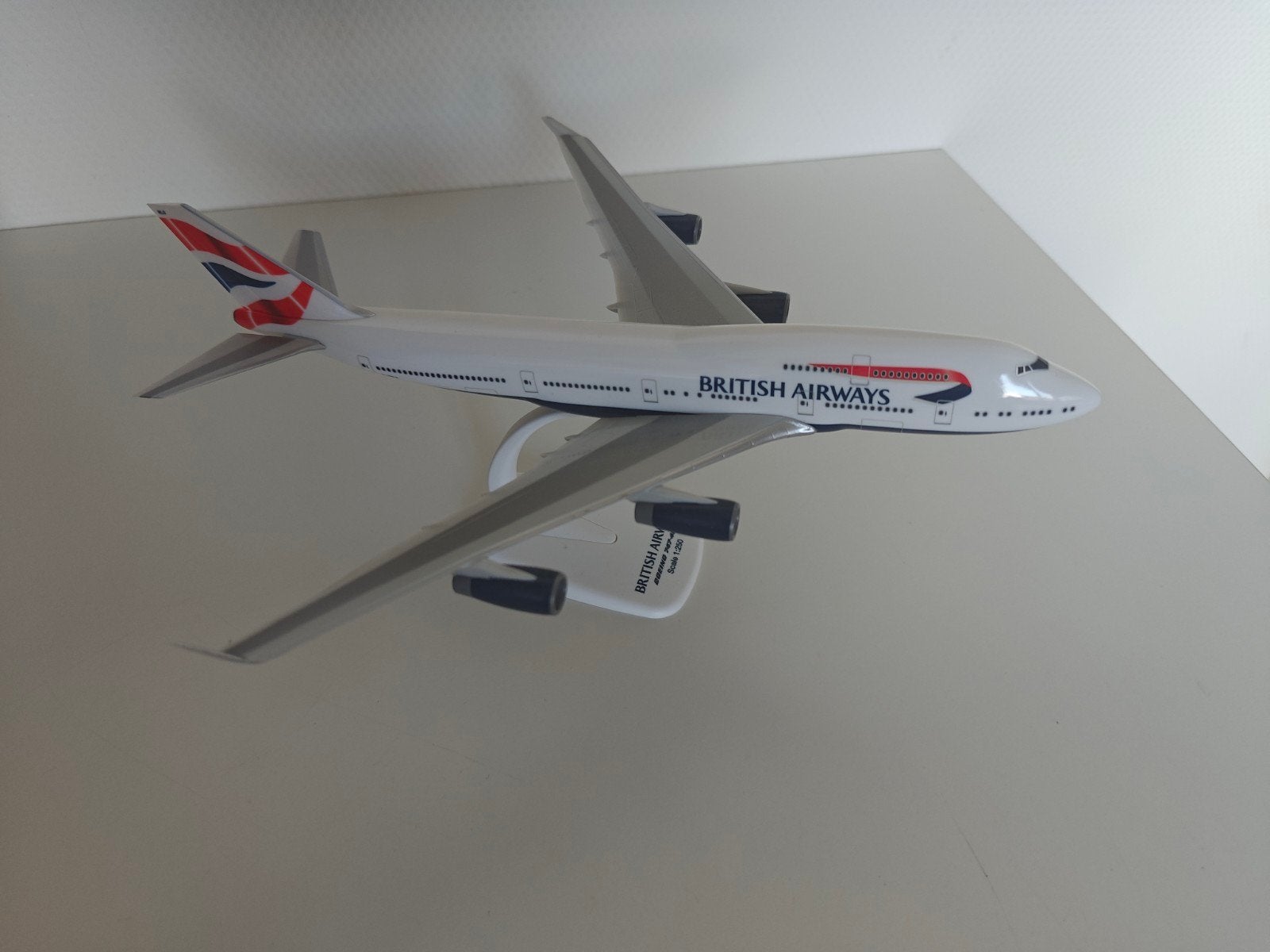 British Airways Boeing 747-400 schaalmodel 1:250, Ophalen of Verzenden, Zo goed als nieuw