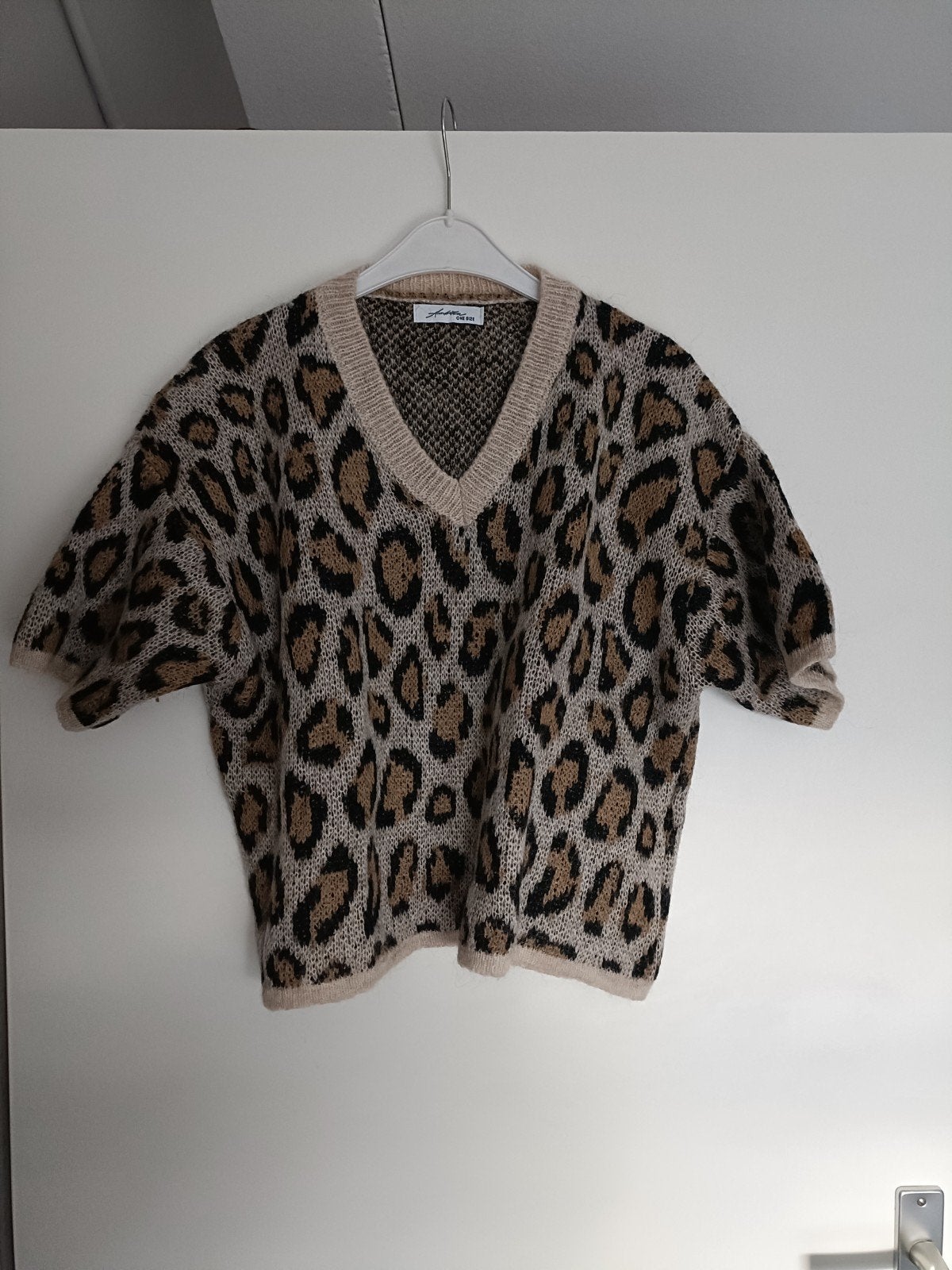 Ambika print truitje one size, Kleding | Dames, Tops, Bruin, Maat 42/44 (L), Ophalen of Verzenden, Zo goed als nieuw