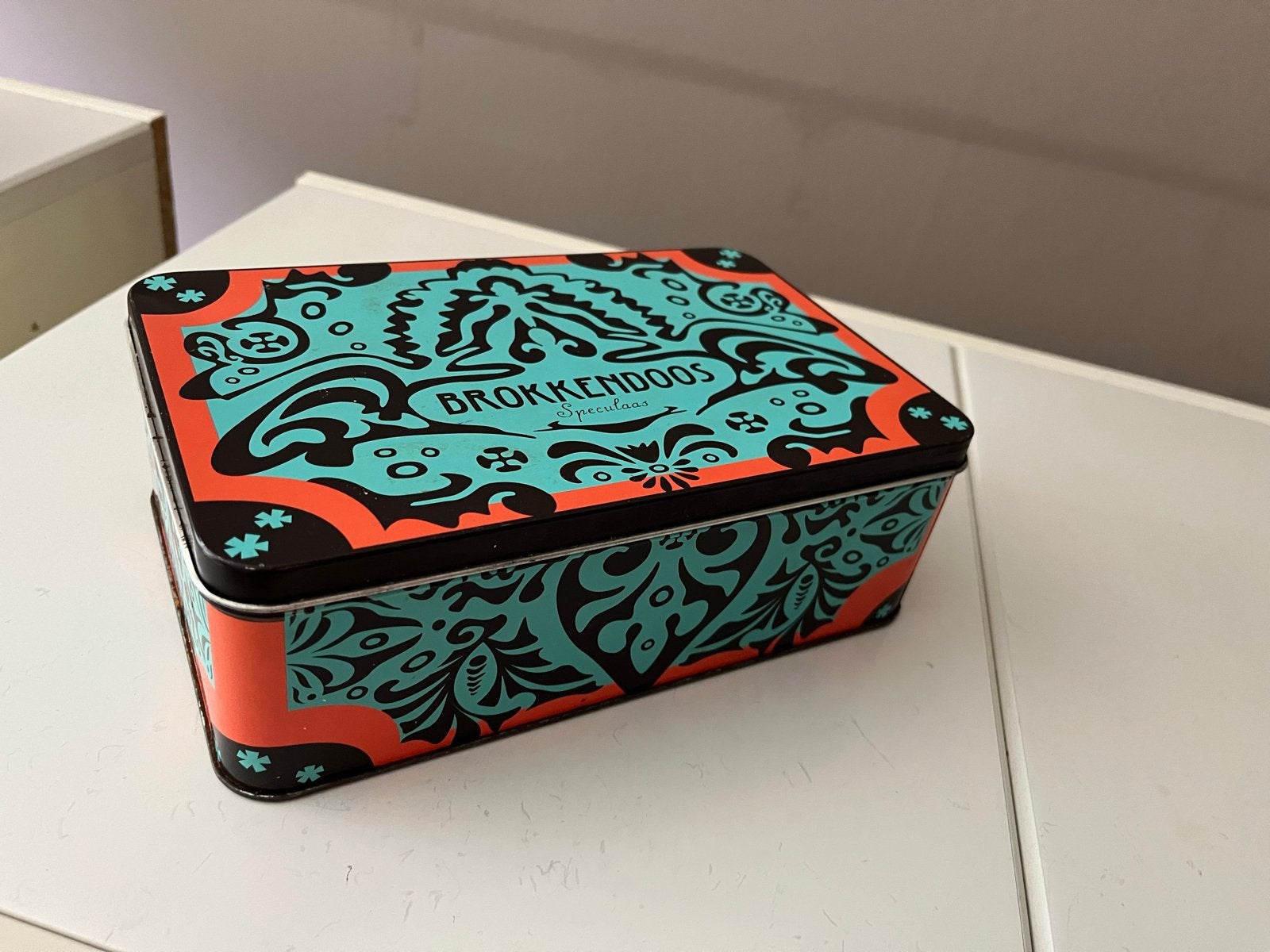 Vintage Brokkendoos Speculaas blik - Oranje/Turquoise, Ophalen, Gebruikt, Koek(jes), Overige merken