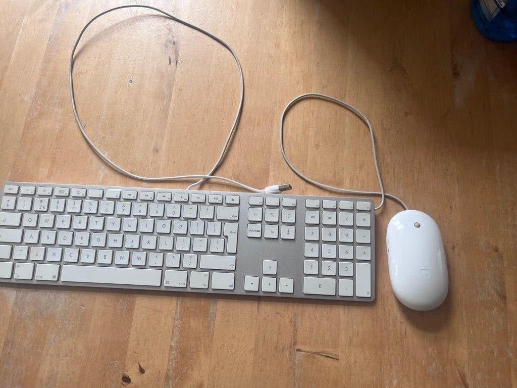 Apple toetsenbord numeriek + Mighty Mouse, Gebruikt, Toetsenbord en muis-set, Numeriek, Ophalen of Verzenden