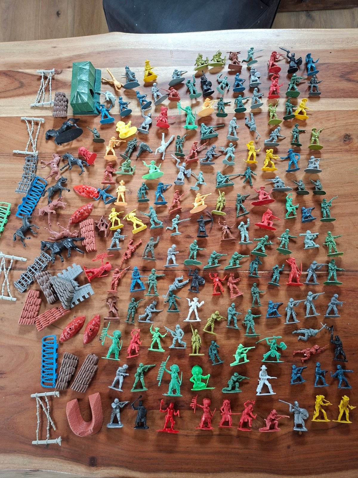 Veel poppetjes army leger combat krijgers cowboy vintage, Verzamelen, Ophalen of Verzenden, Gebruikt