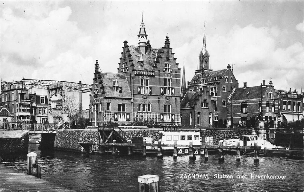 703-045-033 Zaandam Sluizen met Havenkantoor, Verzenden, Voor 1920, Noord-Holland