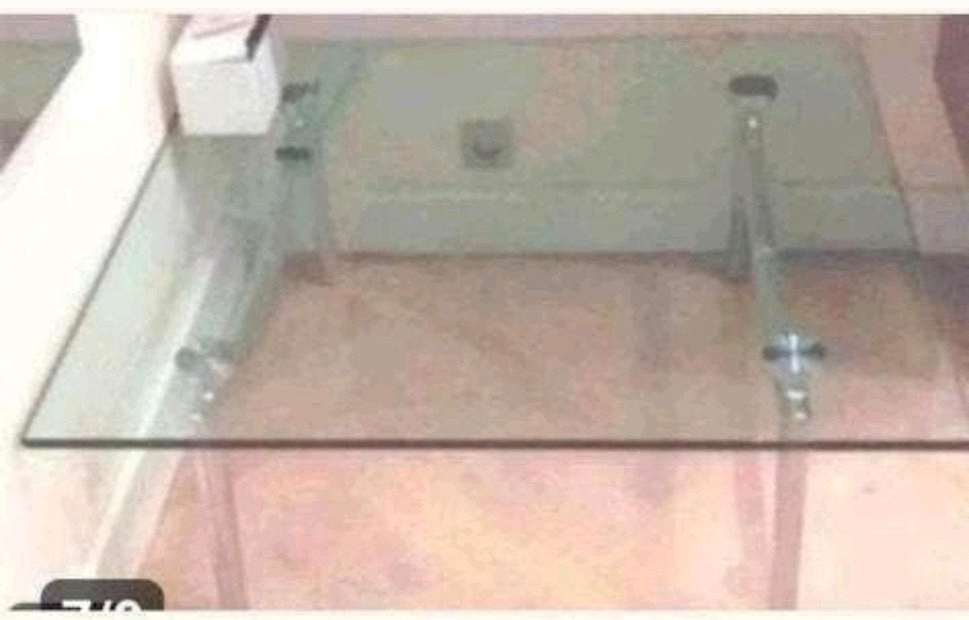 Mooie stevige zwaren tafel met dike geslepen Leolux, Ophalen of Verzenden, Rechthoekig, 50 tot 100 cm