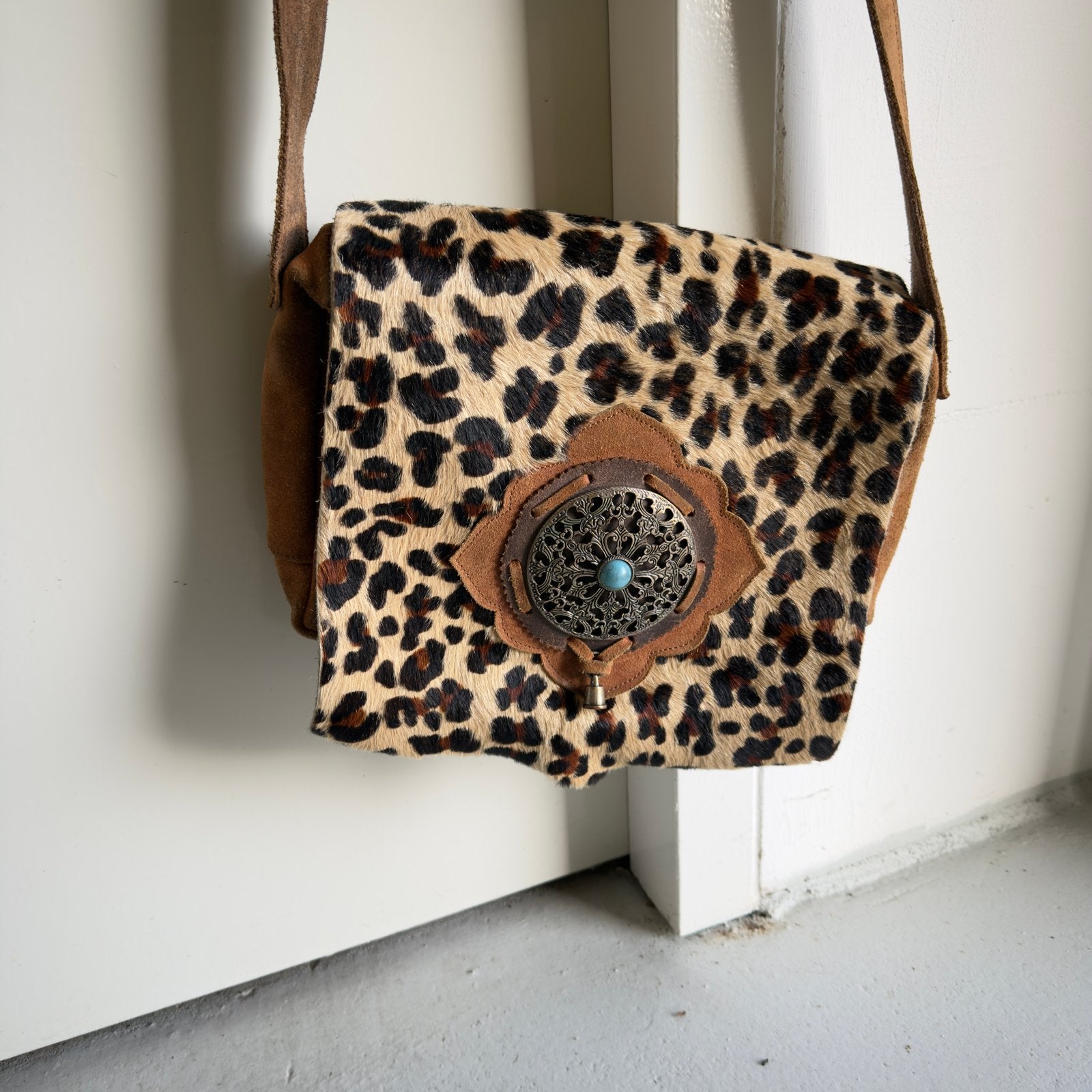 Leopardprint Schoudertasje met Suede Details, Ophalen, Gebruikt, Bruin, Schoudertasje