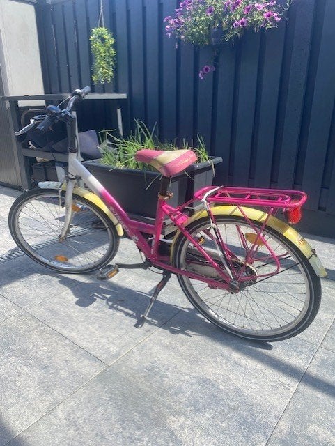 Leuke meisjes fiets 24 inch, Fietsen en Brommers, Fietsen | Meisjes, Ophalen, Terugtraprem, Handrem, Gebruikt