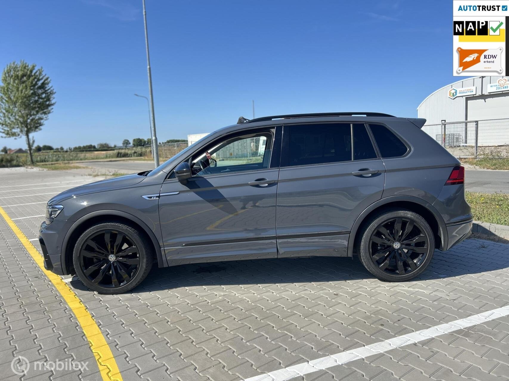 Volkswagen Tiguan 2.0 TDI 4Motion R-Line|CARPLAY|PANO|DSG|, Auto's, Automaat, Euro 6, 1655 kg, Bedrijf