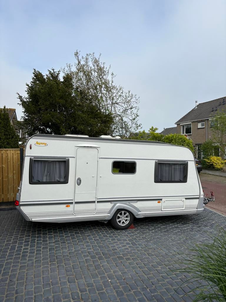 LMC sunny 475 te, Caravans en Kamperen, Caravans, Particulier, tot en met 4, 1000 - 1250 kg, Rondzit, LMC en Münsterland, 2 aparte bedden