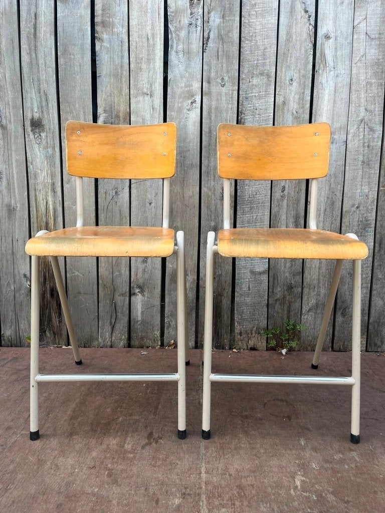 Stapelbare vintage barkruk 60 cm zithoogte |19 op voorraad, 60 tot 90 cm, Ophalen of Verzenden, Hout, Gebruikt