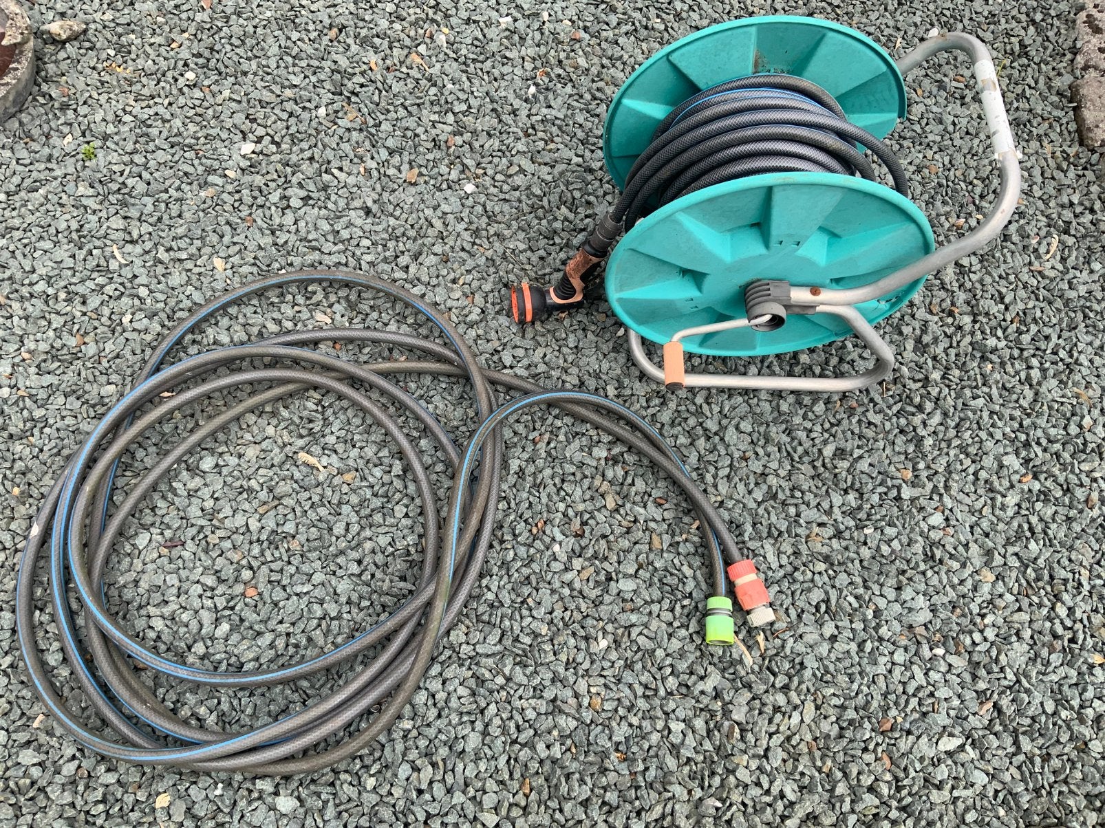 Haspel ca 30 meter tuinslang met sproeier, Ophalen, Zo goed als nieuw, Tuinslang