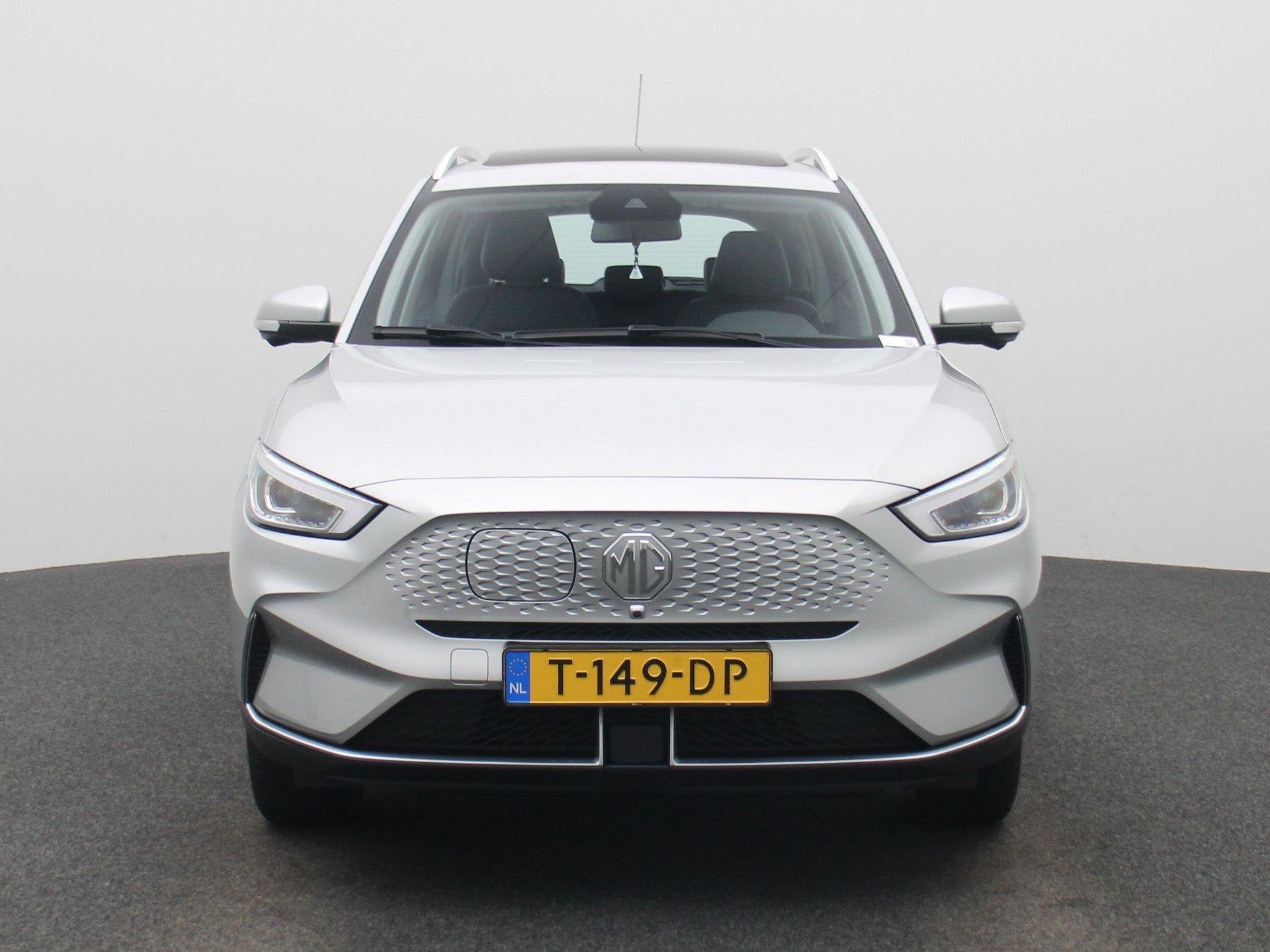 MG ZS EV Long Range Luxury 70 kWh | 1e-EIG. | WLTP 440KM | P, Auto's, Gebruikt, Zwart, ZS, Origineel Nederlands