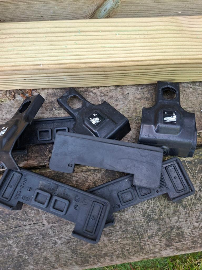 Bevestigingskit voor dakdragers Volvo 40 (fix point), Ophalen of Verzenden