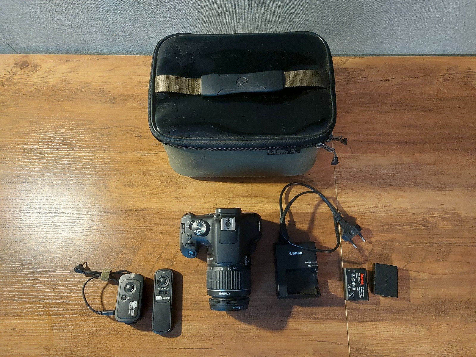 Canon EOS 2000D Spiegelreflexcamera met accessoires