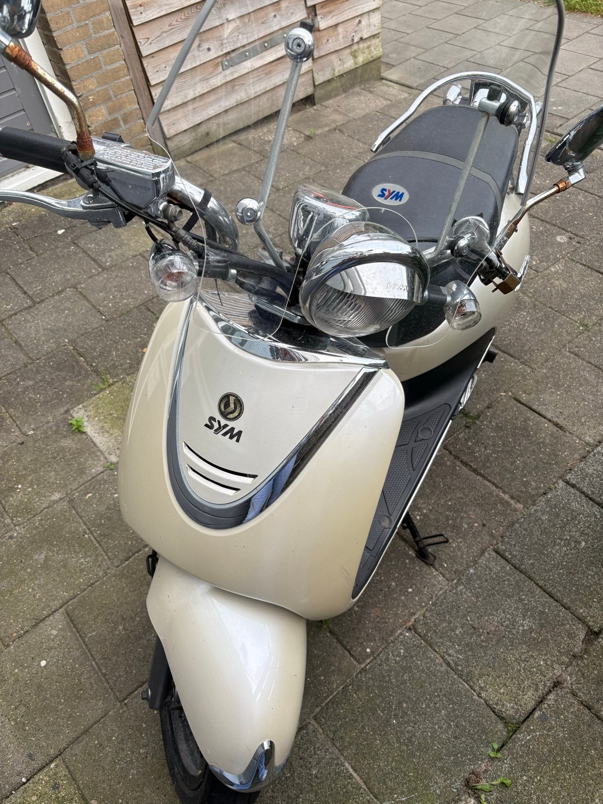 Nette SYM Allo scooter - Start en loopt, inclusief regenhoes, Fietsen en Brommers, Scooters | SYM, Ophalen, Gebruikt, Maximaal 45 km/u