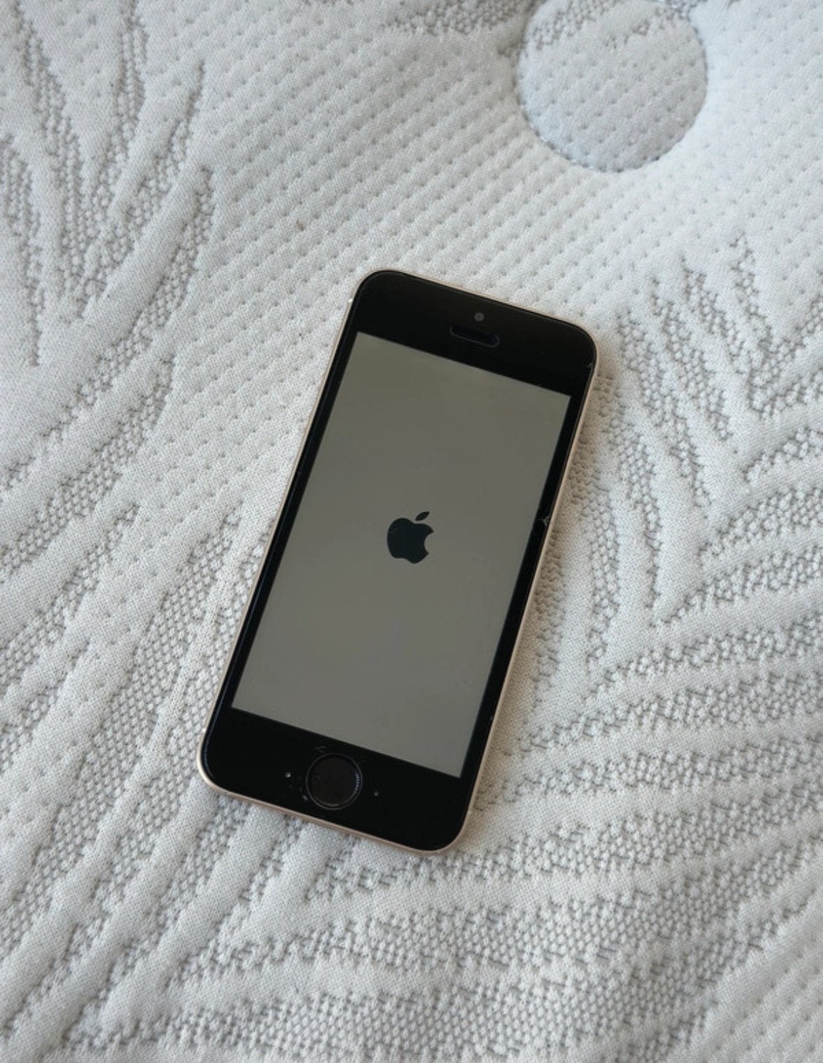 iPhone SE (2016) 16 GB Goud - Zo goed als nieuw, Telecommunicatie, Mobiele telefoons | Apple iPhone, 16 GB, IPhone SE (2016), Ophalen of Verzenden