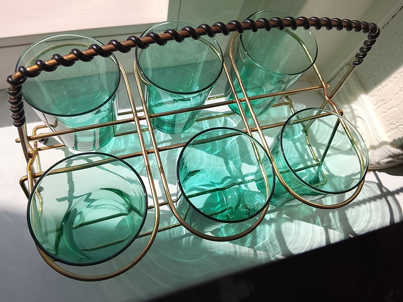 Schitterende oude set: goudkleurig rekje + groene glaasjes, Ophalen of Verzenden