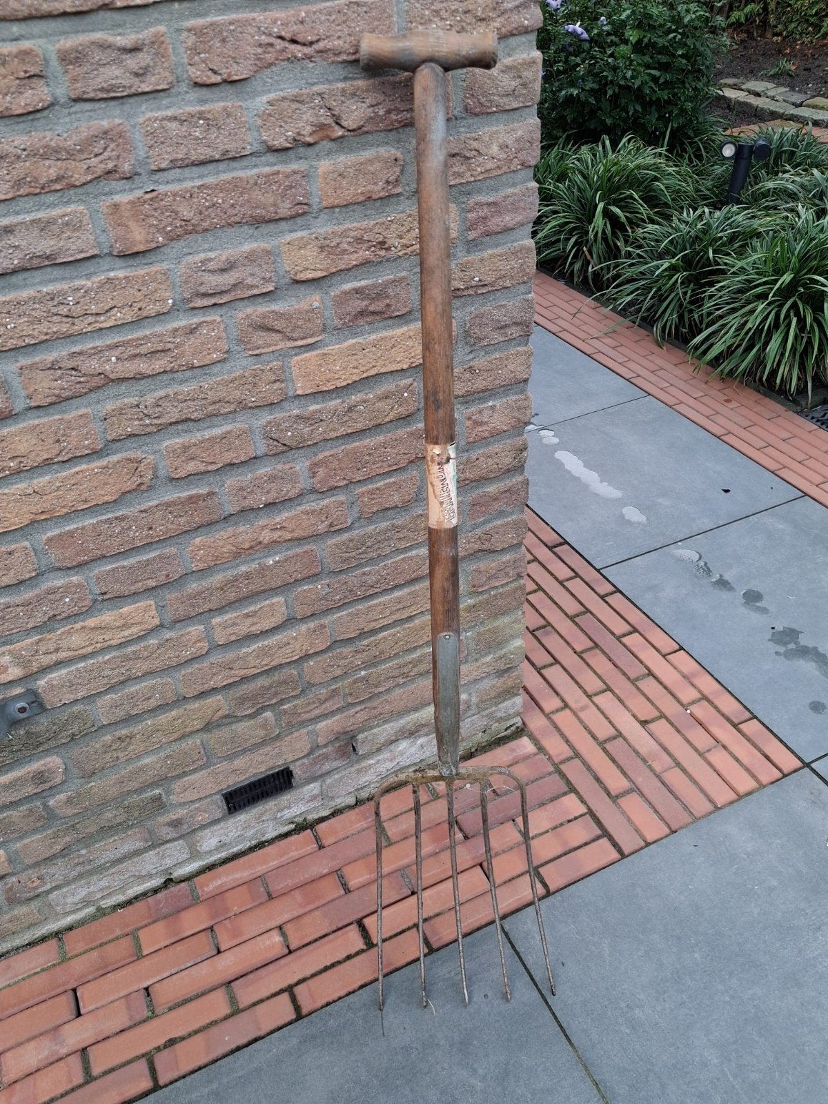 Robuuste onkruidsteker / greep met houten steel, Ophalen of Verzenden, Gebruikt, Onkruidsteker