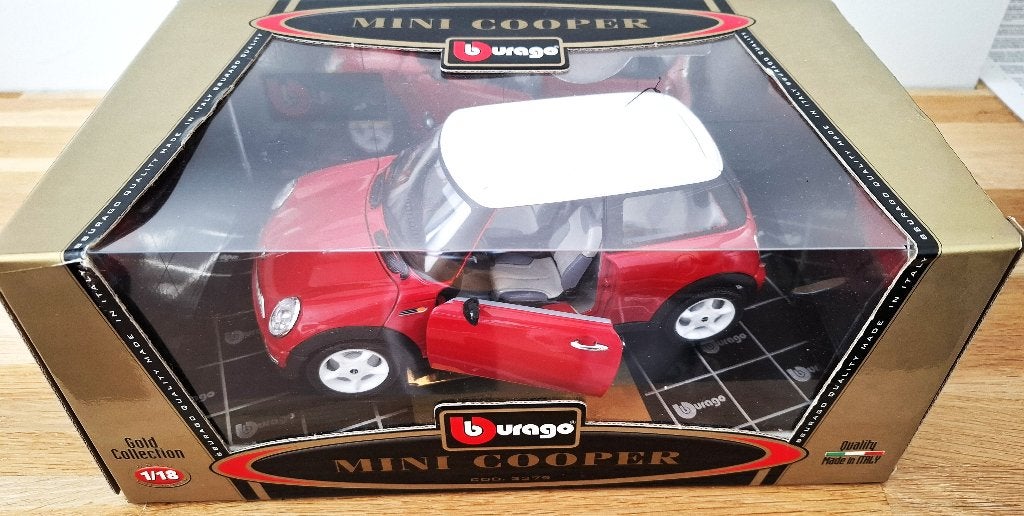 BURAGO MINI COOPER 1:18 GOLD COLLECTION.  ( NIEUW IN DOOS ), Ophalen of Verzenden, Nieuw, Auto, Bburago