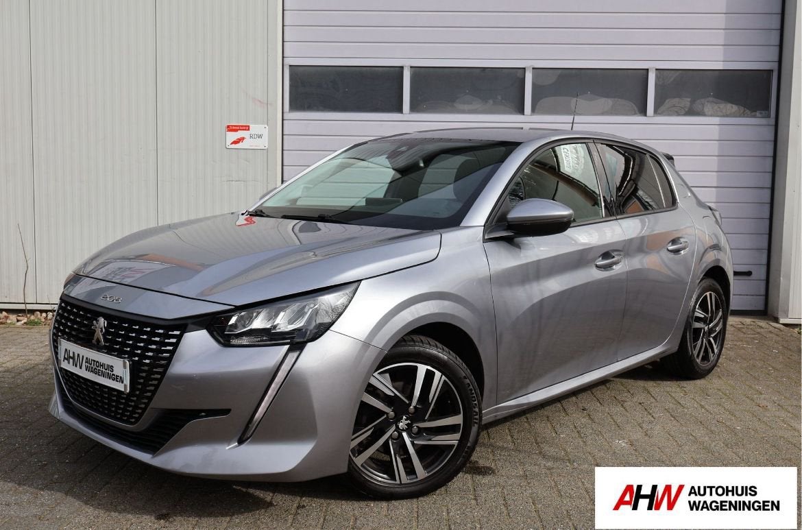 Peugeot 208 / 1.2 EAT 8 / 2020 / AUTOMAAT / CAMERA / LED /, Auto's, Zwart, Hatchback, 5 stoelen, Voorwielaandrijving