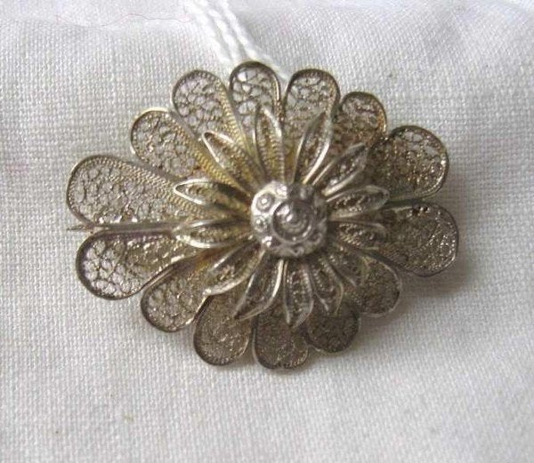 Vintage zilveren filigrain Bloembroche, 3 lagen (5684-796), Sieraden, Tassen en Uiterlijk, Broches, Ophalen of Verzenden, Zo goed als nieuw