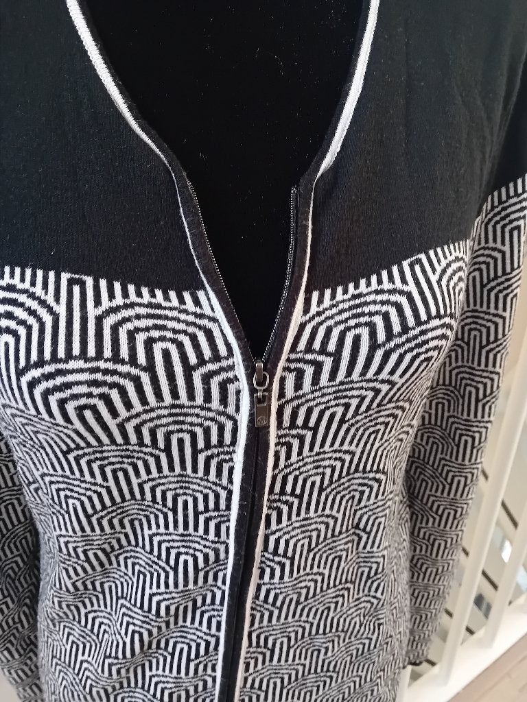 Vestje,maat 44/46,Micha,colbert,zwart,wit,print,feest,jasje, Kleding | Dames, Verzenden, Zo goed als nieuw, Maat 42/44 (L), Wit