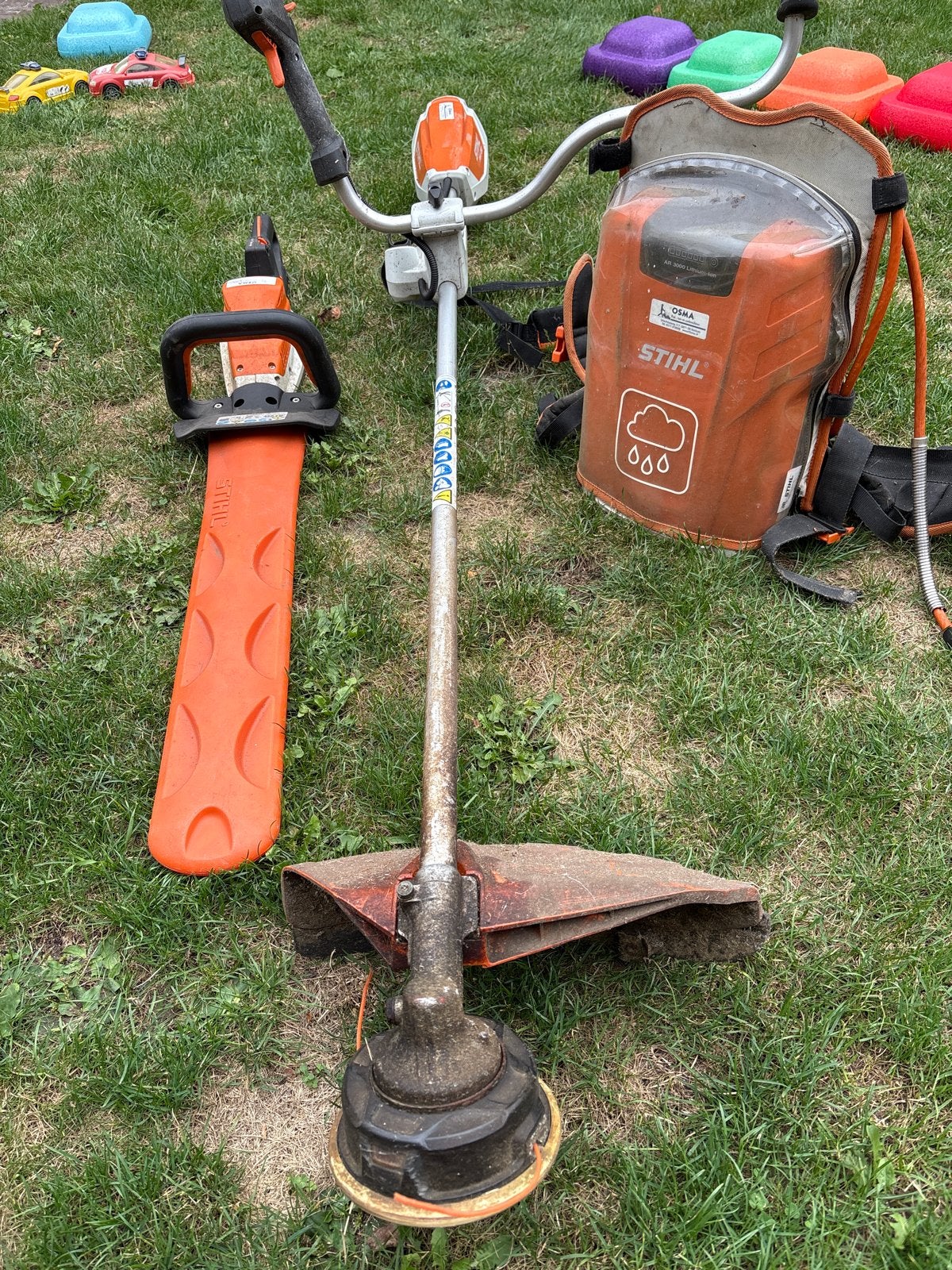 Stihl Accu Grastrimmer met Heggenschaar en Accu AR 3000, Ophalen, Cirkelmaaier, Gebruikt, Accu-grasmaaier