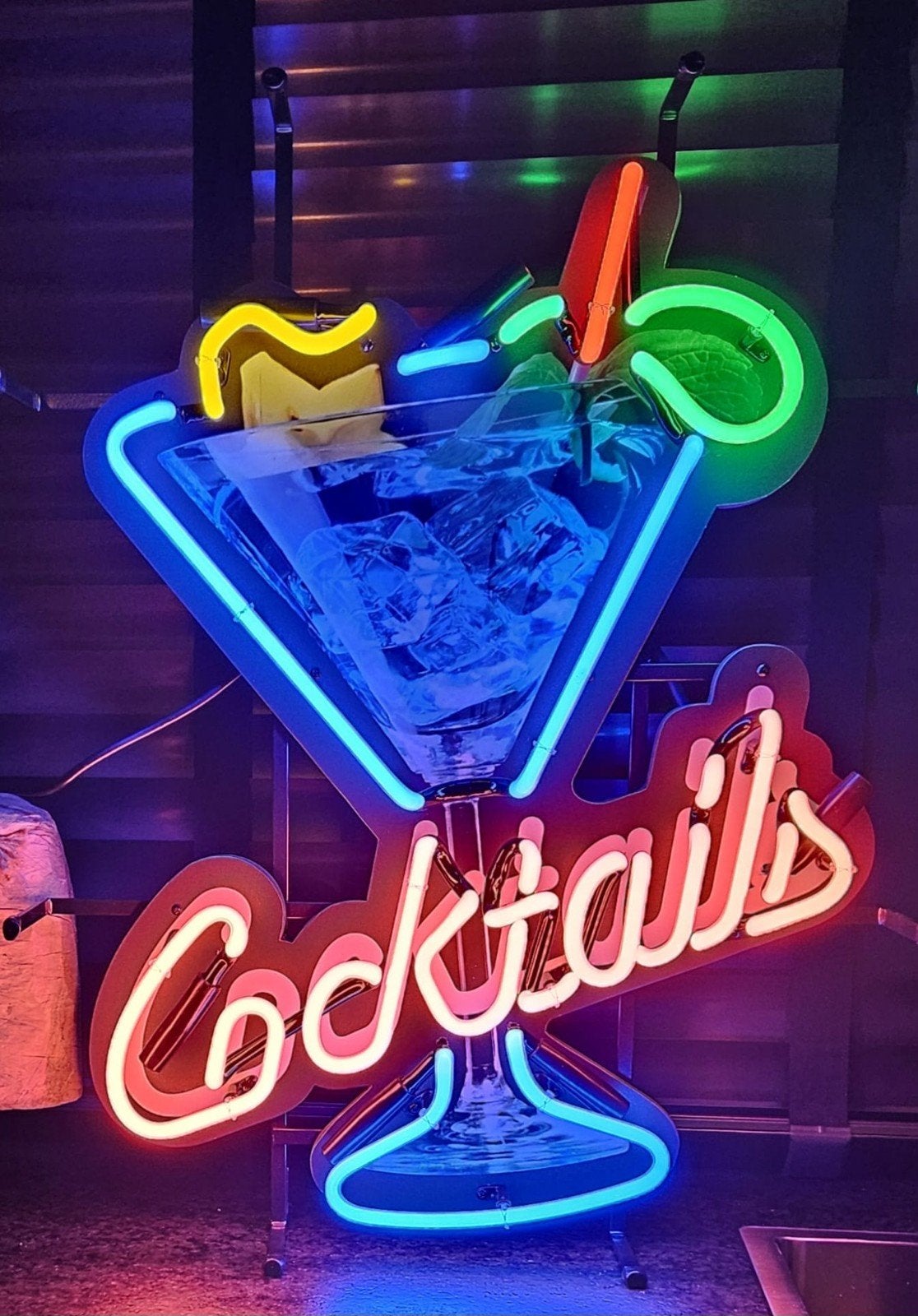 FIFTIES SIXTIES NEONVERLICHTING COCKTAILS MET GLAS, Verzamelen, Automaten | Overige, Ophalen, Nieuw
