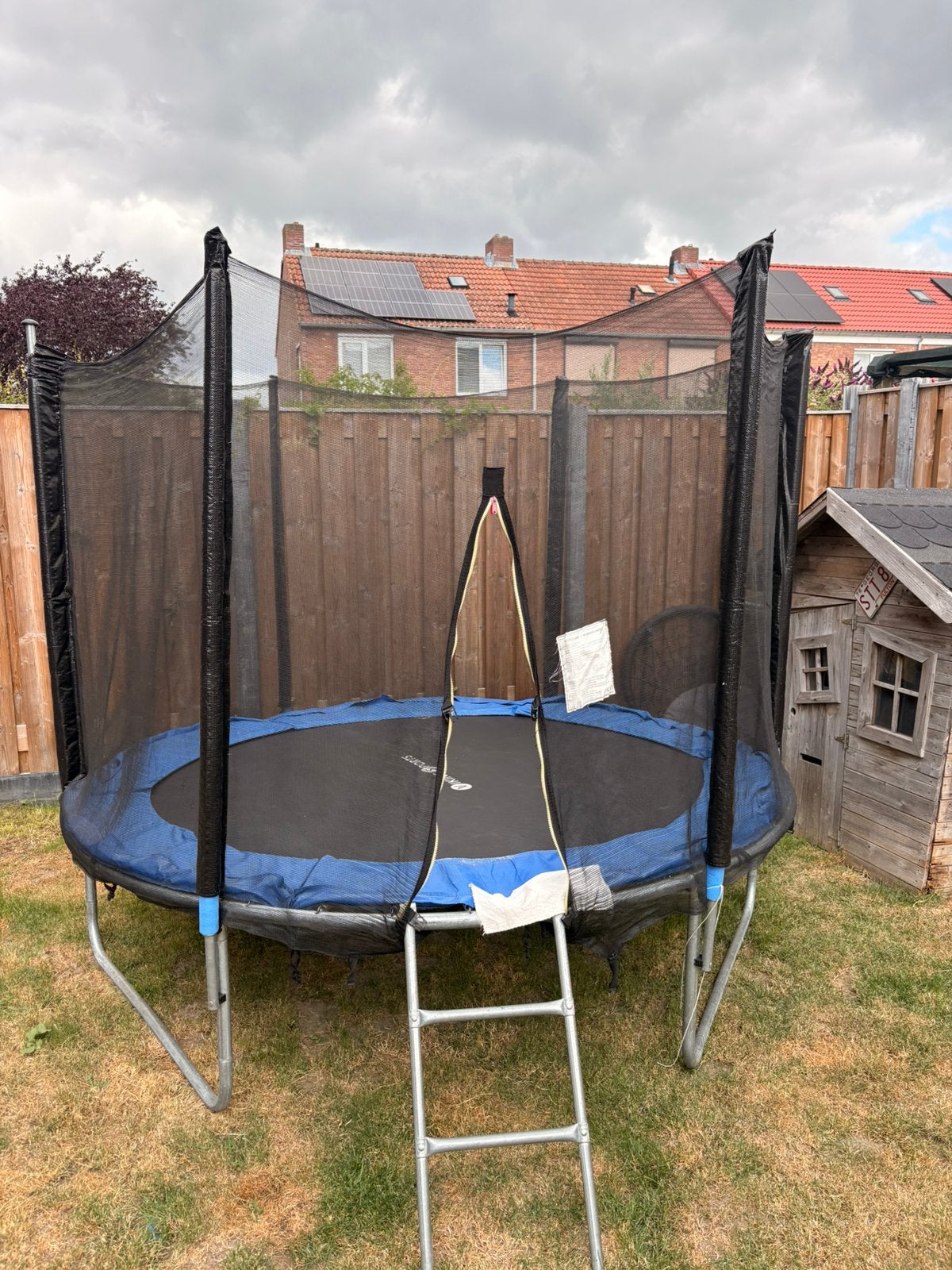 Trampoline, Ophalen, Zo goed als nieuw