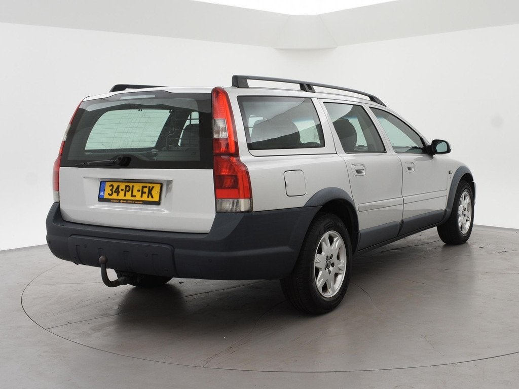 Volvo V70 Cross Country 2.4T 200 PK HANDGESCHAKELD AWD + TRE, Auto's, Volvo, Stoelverwarming, Vierwielaandrijving, 93 €/maand