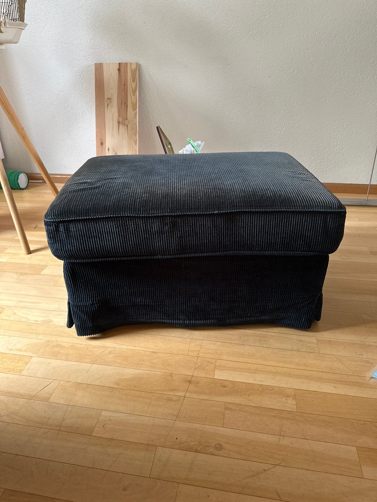 Zwarte ribfluwelen Ikea poef met opbergruimte, Huis en Inrichting, Ophalen, Gebruikt, 75 tot 100 cm, Stof